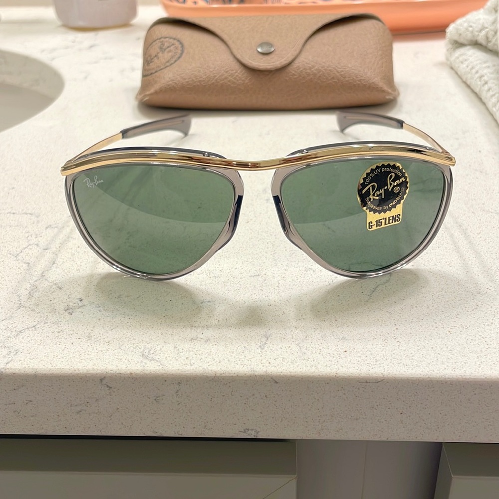 NWT rayban rb 2219 olympian aviator black/gold frame with green lens